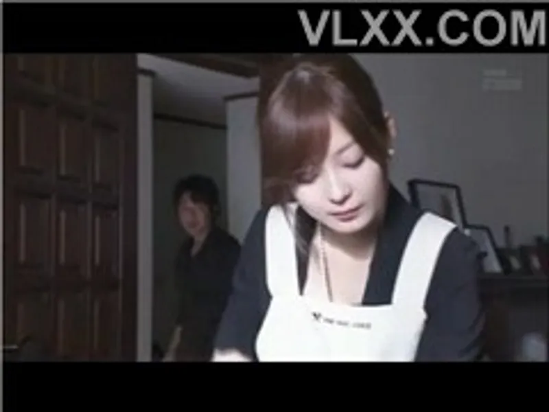 Chồng đi công chuyện, cô vợ ở nhà bị bồ của chị gái cưỡng hiếp