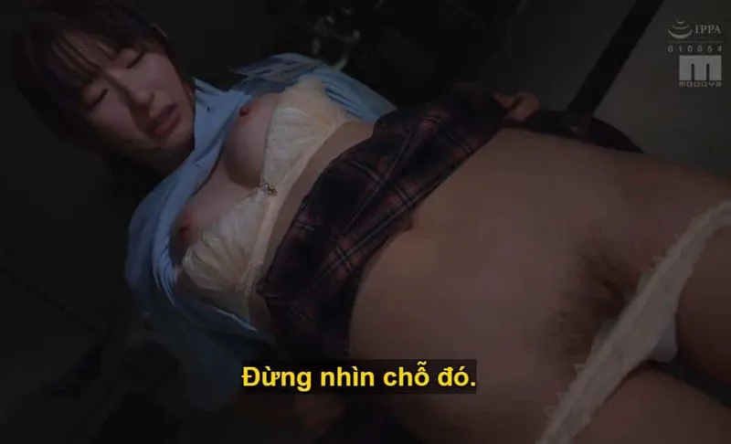 Sếp trên mưu tính sẽ đâm mạnh vào nhỏ cấp dưới kiêu kỳ lười nhác, suốt ngày bận tán gẫu với người yêu.